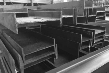 Por que Escolher Perfis Galvanizados e Telhas Metálicas para Seu Projeto de Cobertura?